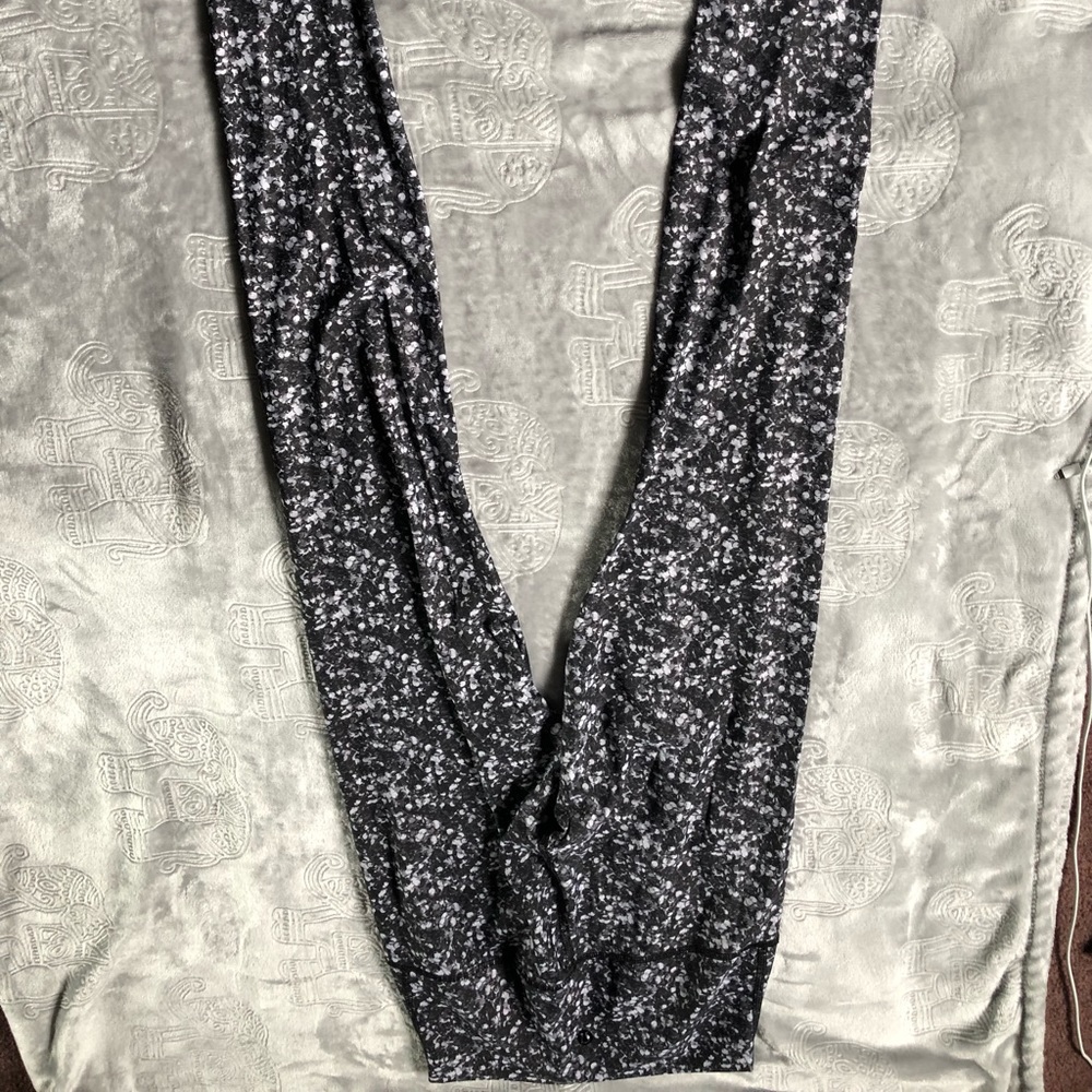 Shine tight lululemon yoga pants